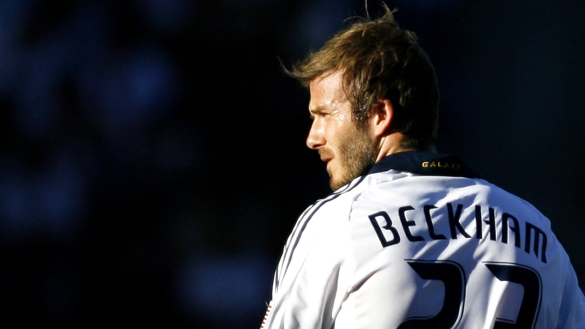 尼克斯主场每场为一位社区英雄致敬，激励城市正能量，尼克斯球队主场