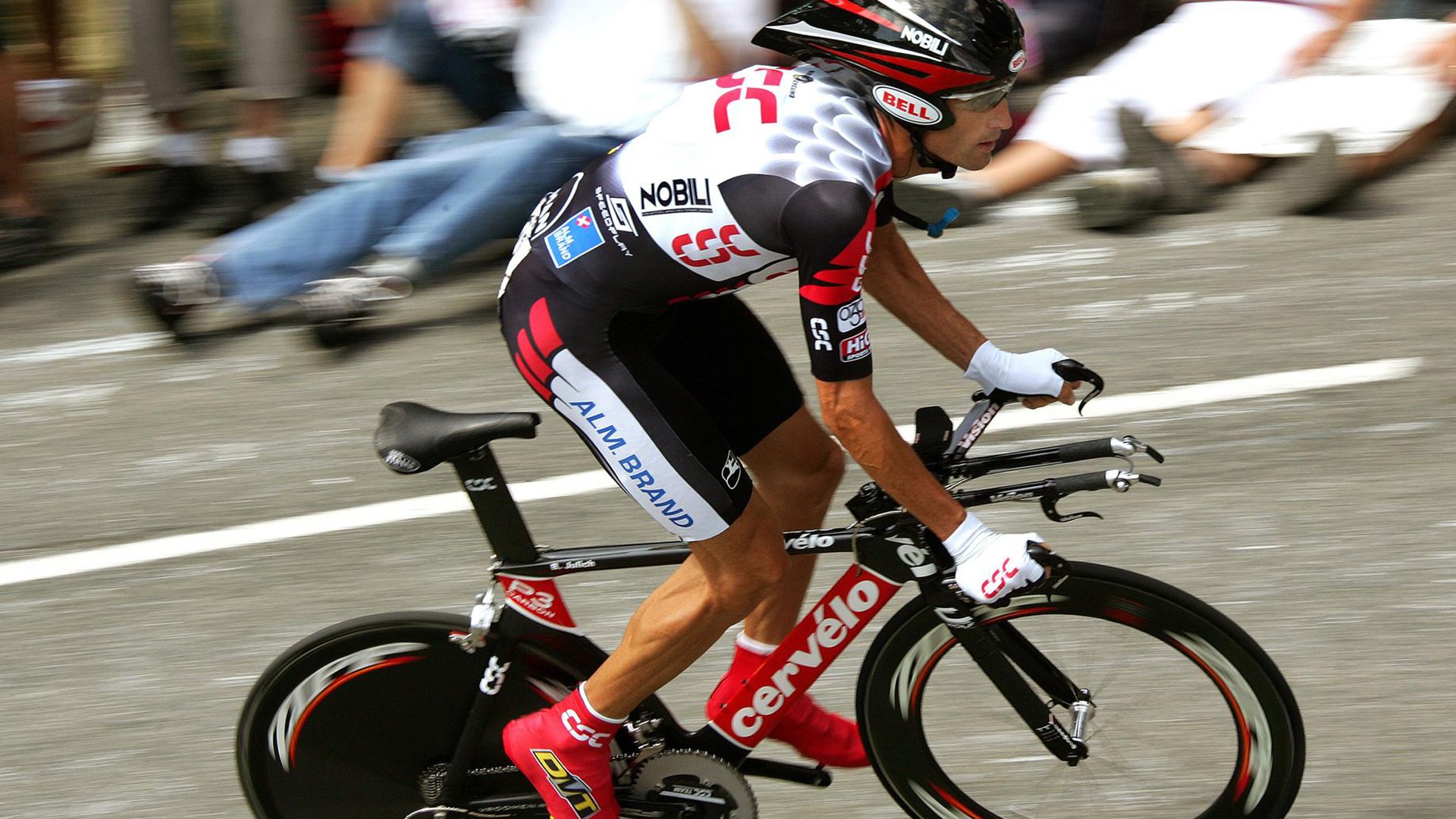 美国队后卫佩雷斯在巴黎奥运会上表现出色,佩雷斯访华