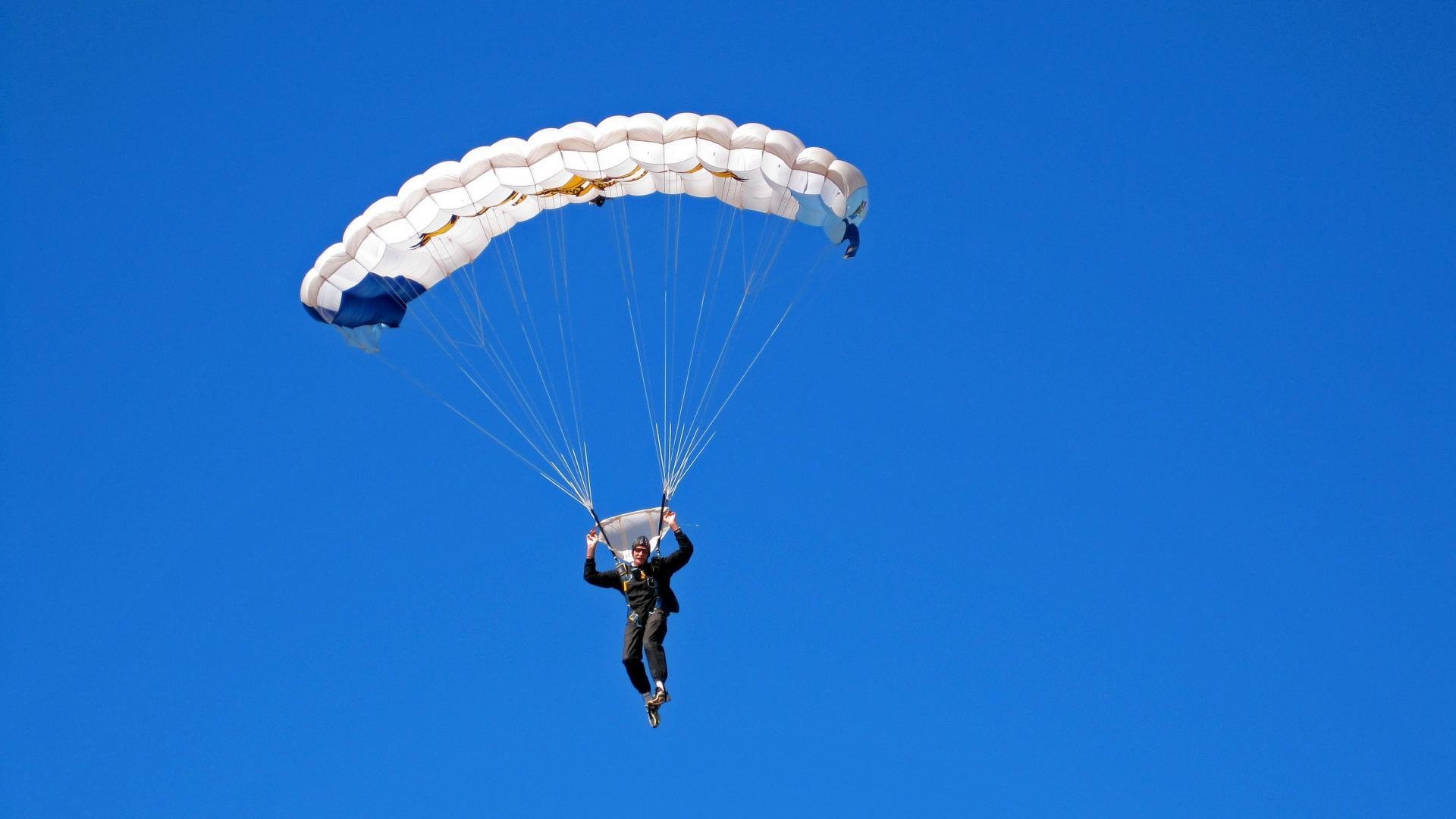 赛季最佳“冷门”队伍：中国球队崭露头角，冷门球员